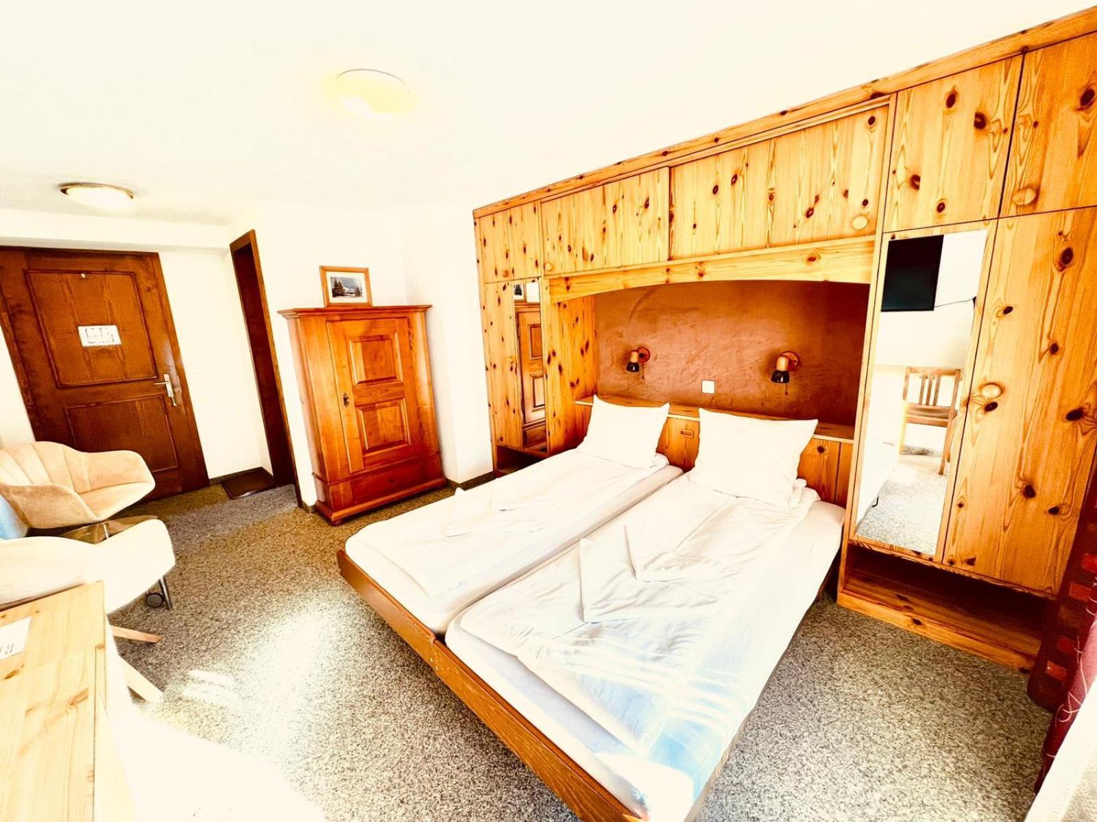 Hotel Old Jnn Klosters Zewnętrze zdjęcie