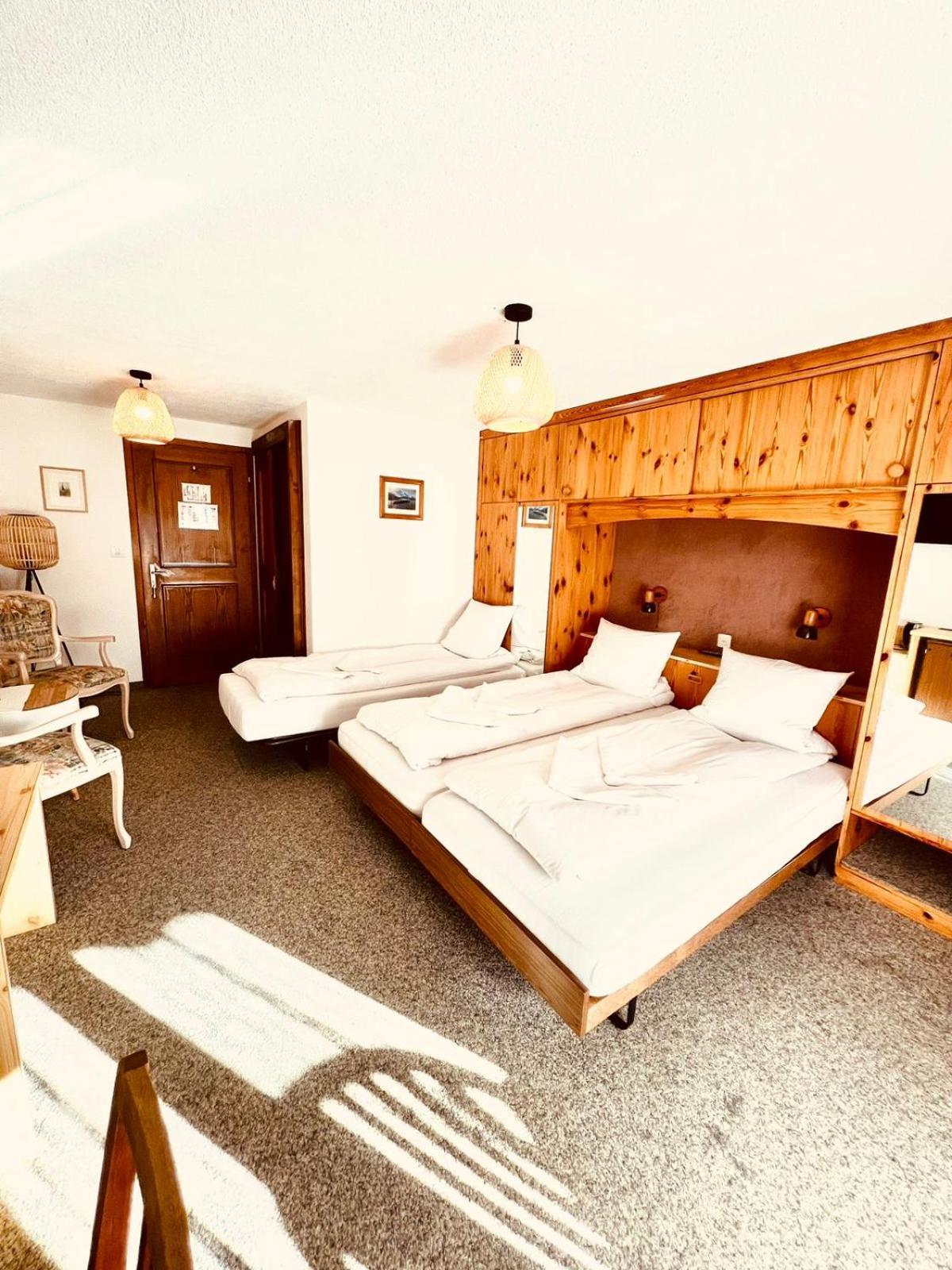 Hotel Old Jnn Klosters Zewnętrze zdjęcie