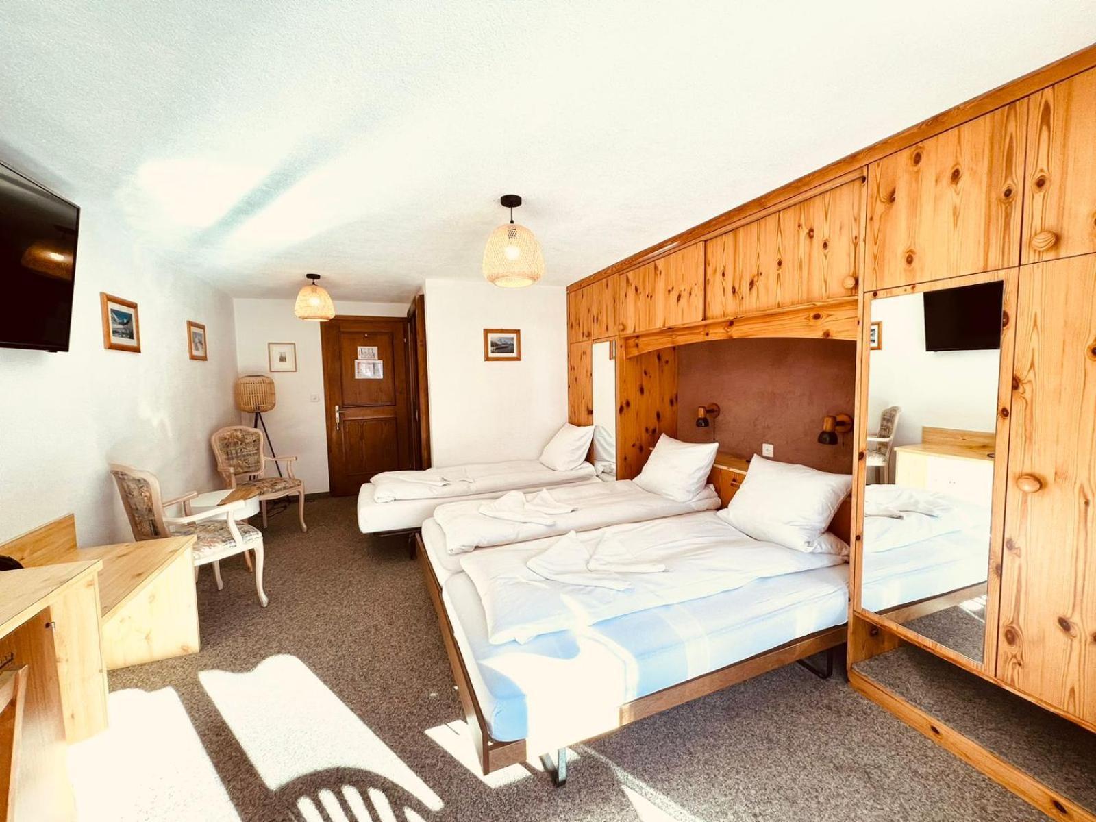 Hotel Old Jnn Klosters Zewnętrze zdjęcie